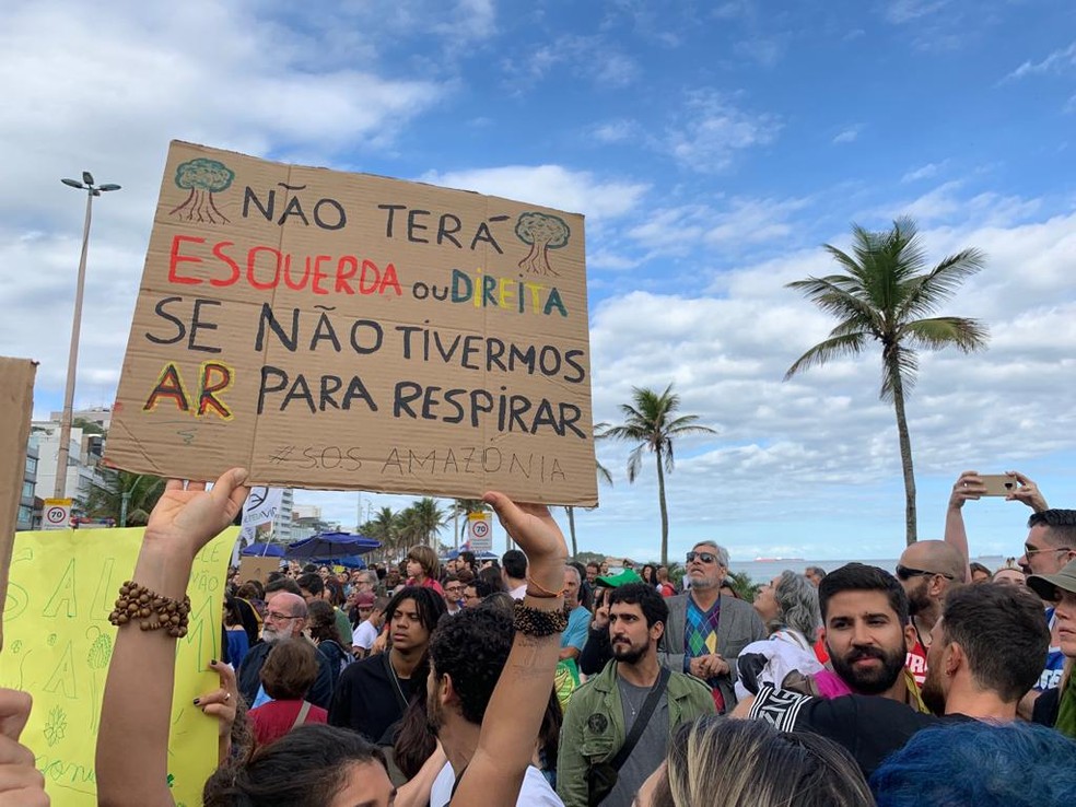 Protesto pela preservaÃ§Ã£o da AmazÃ´nia em Ipanema â€” Foto: Matheus Rodrigues/G1