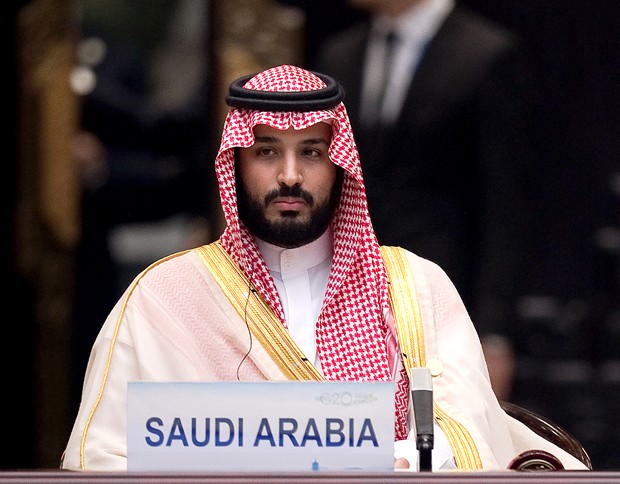 O príncipe Mohammed bin Salman chegou ao poder mostrando-se como um líder de mudanças, capaz de afrouxar estritos códigos morais, mas sua abordagem inconsistente em relação aos direitos humanos enfraqueceu seus esforços (Foto: Getty Images)