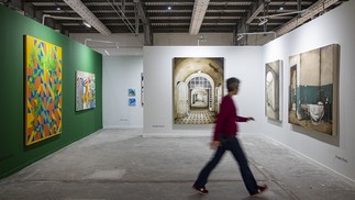 Oma Galeria, com obras de Andrey Rossi, Fernanda Figueiredo e Júlio Vieira — Foto: Ana Branco