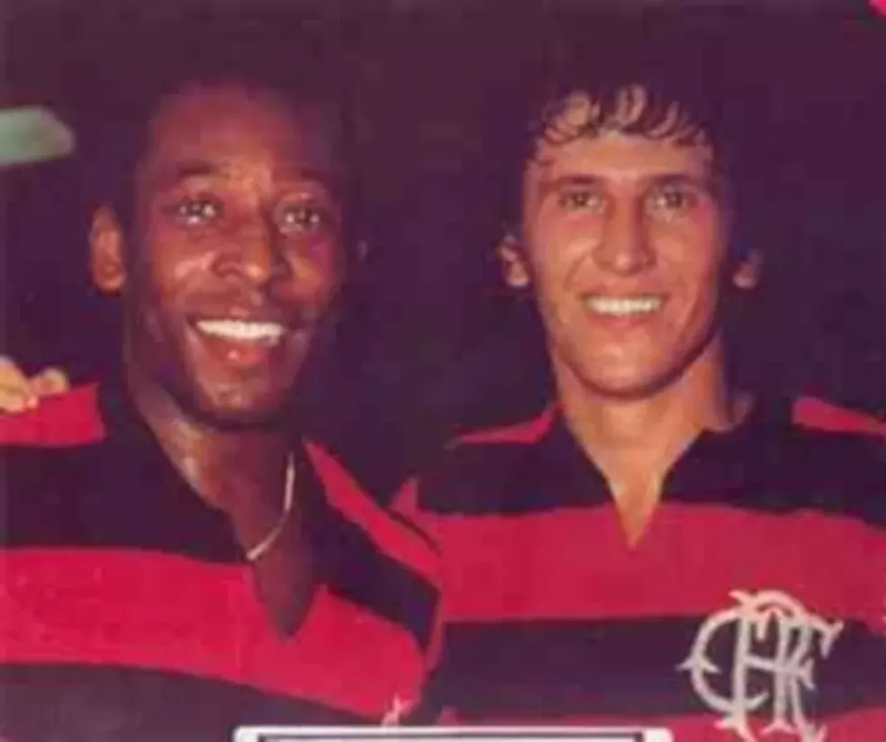 Pelé e Zico juntos pelo Flamengo em 1979 — Foto: Reprodução