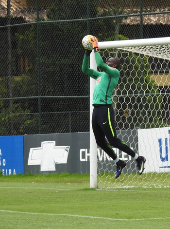 Caíque goleiro seleção brasileira sub-20 (Foto: Lucas Loos / GloboEsporte.com)