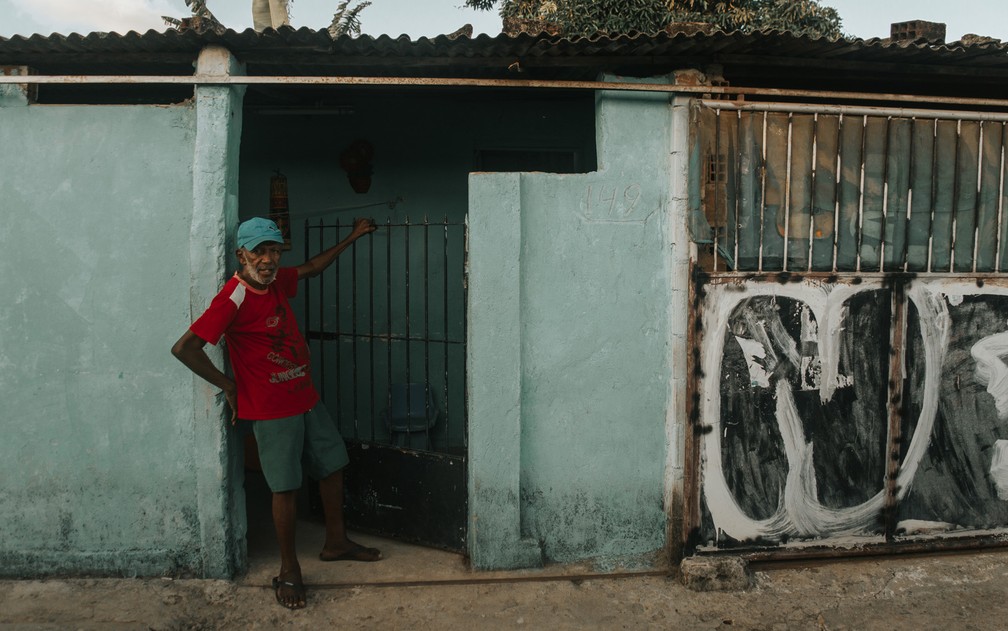 Morador de bairro na periferia da Zona Norte do Recife foi contemplado em ensaio fotográfico — Foto: Alberes Júnior/Divulgação
