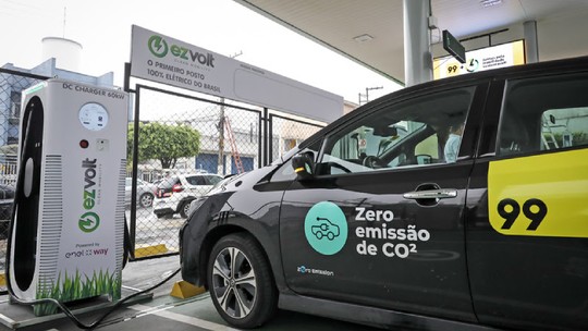 Como funciona o primeiro posto exclusivo para recarga de carros elétricos e híbridos do Brasil?