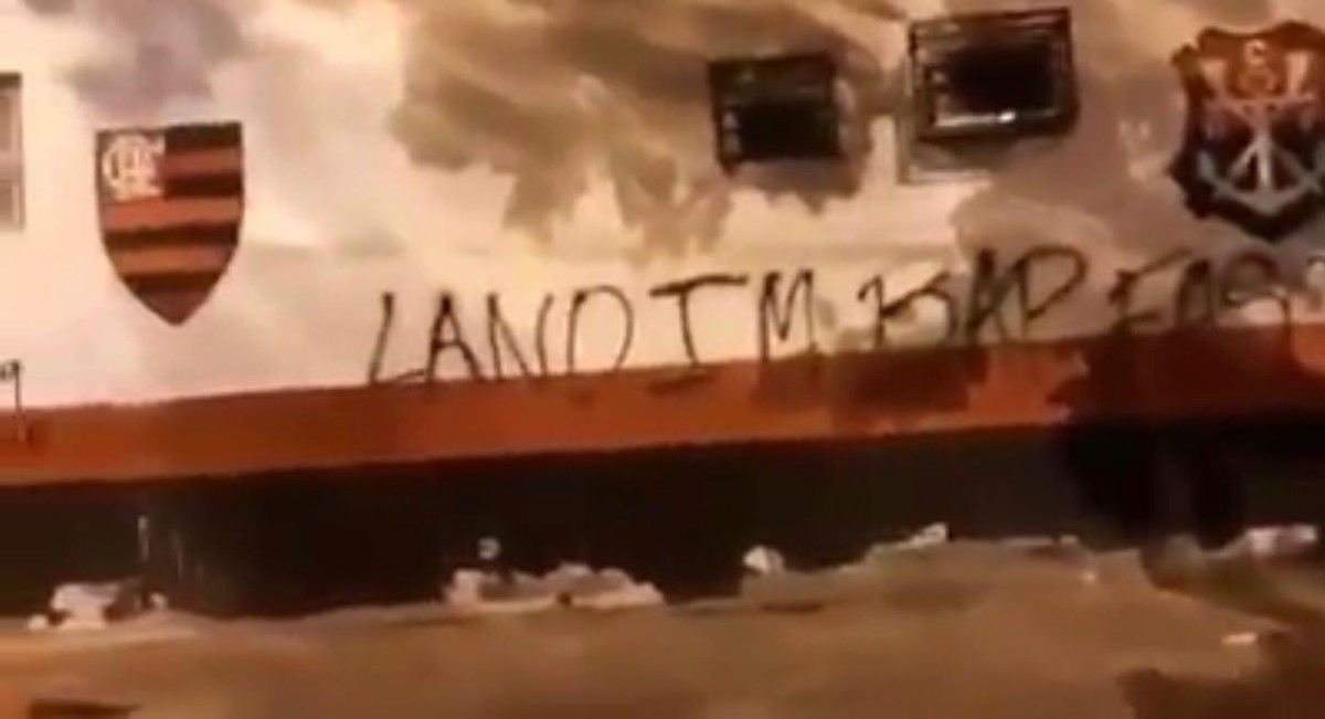Muro Da Gavea E Pichado Com Criticas A Rodolfo Landim Bap E Frase Somos Democracia El mundo atraviesa momentos difíciles. netfla