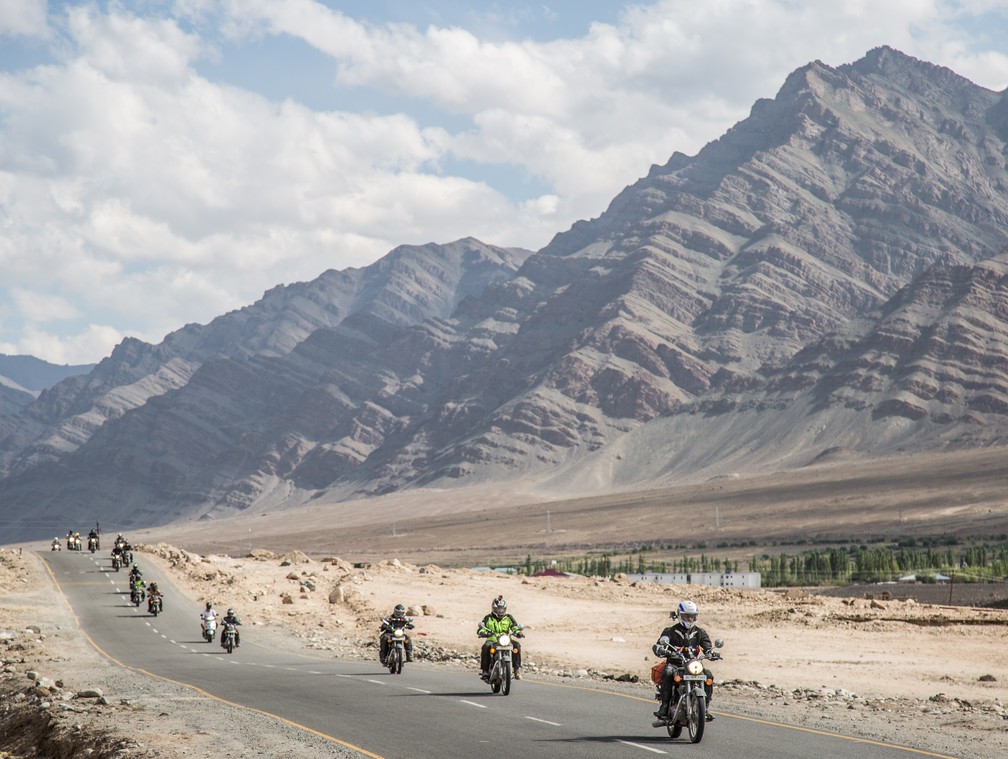 Estradas mais próximas a Leh estão em boas condições  (Foto: Divulgação / Royal Enfield)