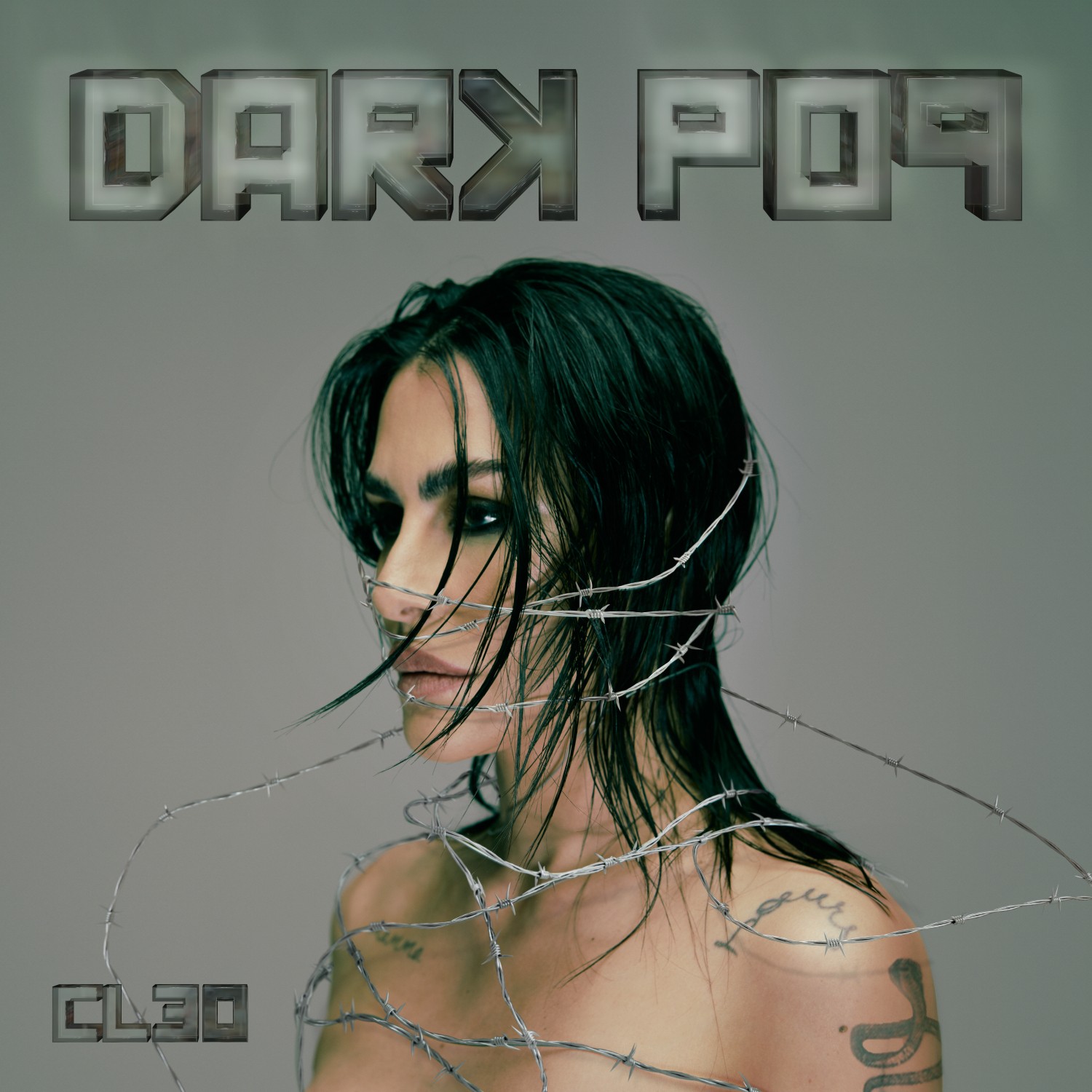 Cleo inclui sample de Tati Quebra Barraco e canta com Johnny Hooker no primeiro álbum, 'Dark pop'