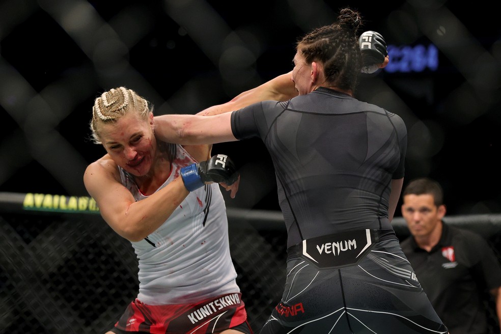 Irene Aldana nocauteou Yana Kunitskaya no primeiro round no UFC 264 — Foto: Getty Images