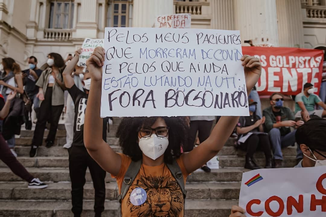 Cartazes dos protestos em Curitiba, no Paraná (Foto: Giorgia Prates (giorgia.prates))
