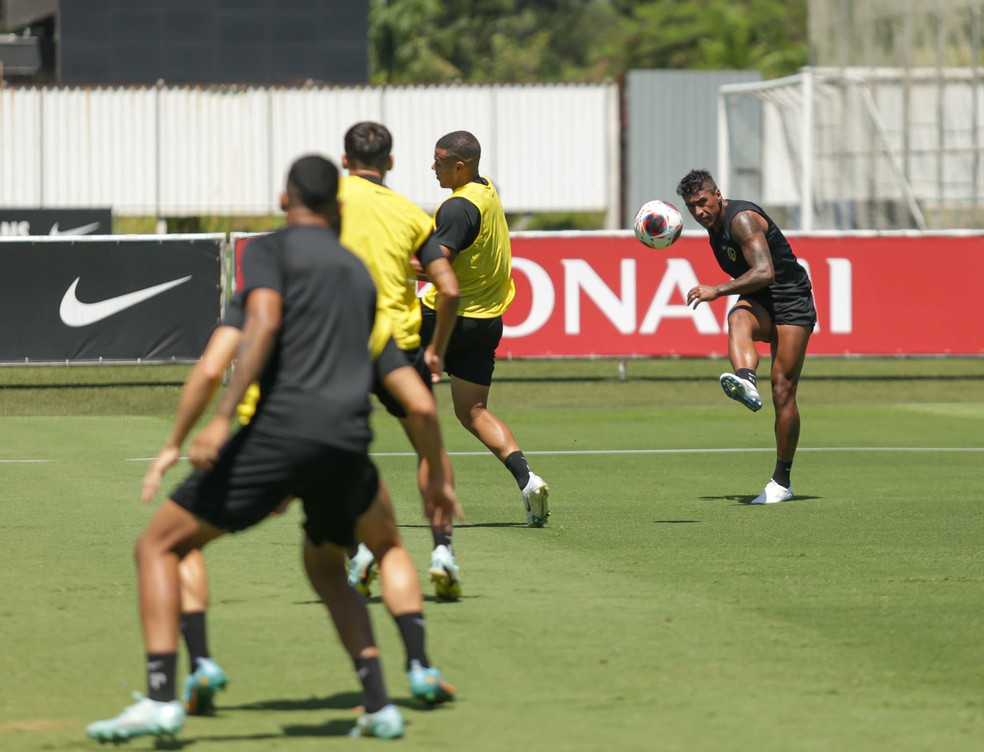 Corinthians volta da folga e inicia preparação de três dias para o clássico contra o São Paulo