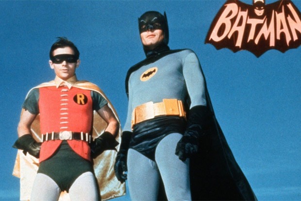 Burt Ward e Adam West como Robin e Batman (Foto: Reprodução/Instagram)