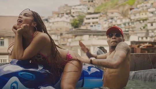Anitta no clipe 'Vai Malandra'