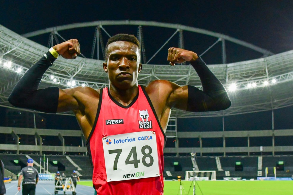Felipe Bardi comemora título dos 100m no Troféu Brasil  — Foto: Wagner Carmo/CBAT
