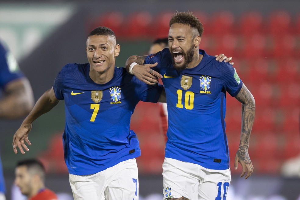 Richarlison e Neymar em Paraguai x Brasil, pelas Eliminatórias da Copa do Mundo de 2022 — Foto: Lucas Figueiredo/CBF