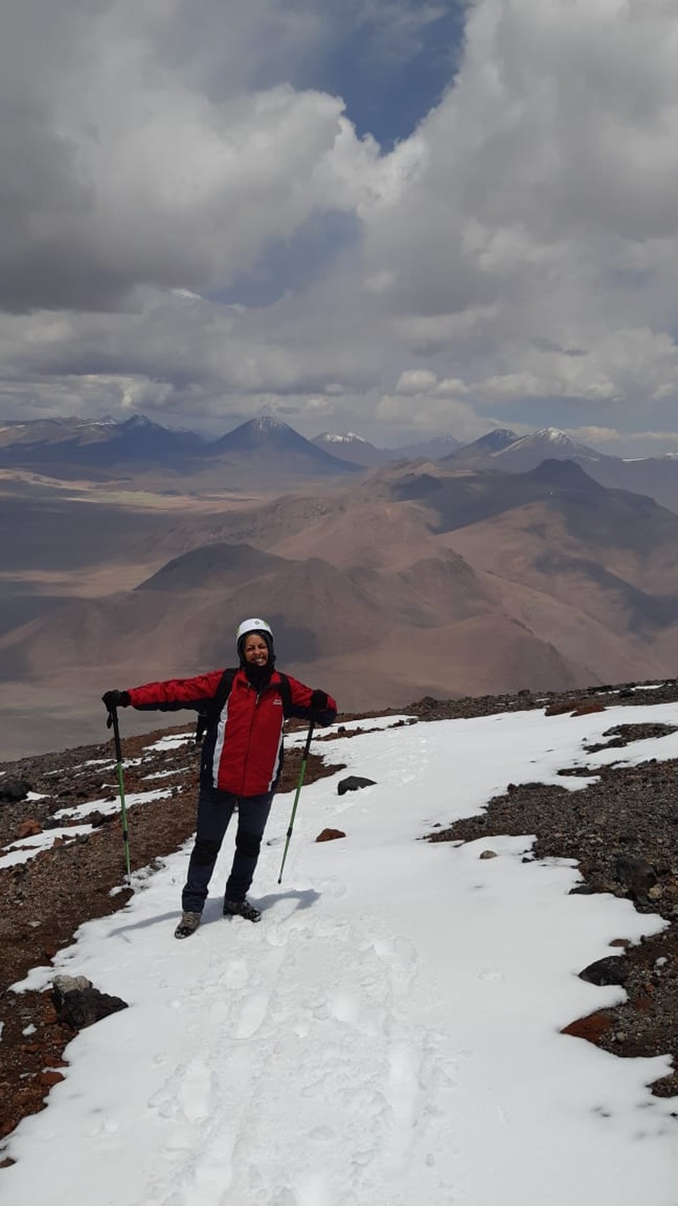 Larissa Gautto em Santiago Chile, em 2020, sua última viagem antes da pandemia. — Foto: Arquivo Pessoal