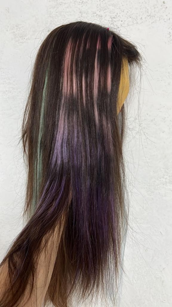 Processo de coloração da peruca de Anitta (Foto: Arquivo pessoal)