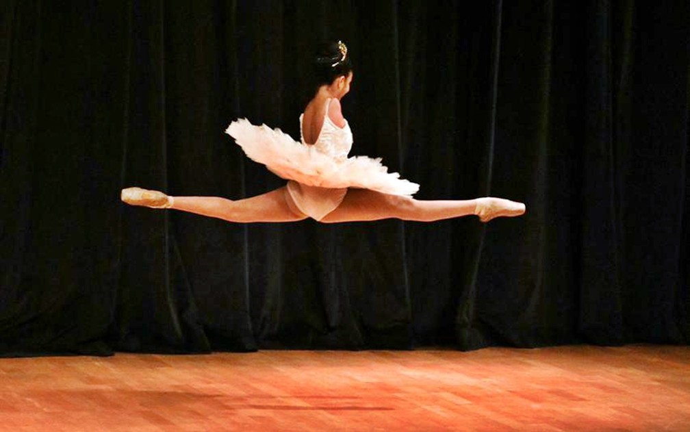 Conheça Vitória Bueno, bailarina mineira que é destaque internacional: ‘sinto que tenho braços invisíveis’ — Foto: Arquivo pessoal