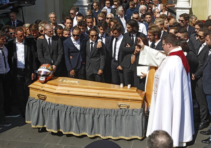 Pilotos no funeral de Jules Bianchi - Voando Baixo