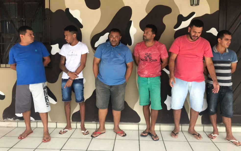 Seis dos oito presos na Operação Integra Bahia, em Ribeira do Pombal (Foto: Divulgação/SSP-BA)