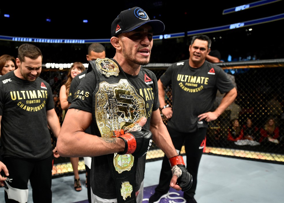Tony Ferguson se tornou campeão interino dos leves no UFC 216 — Foto: Getty Images
