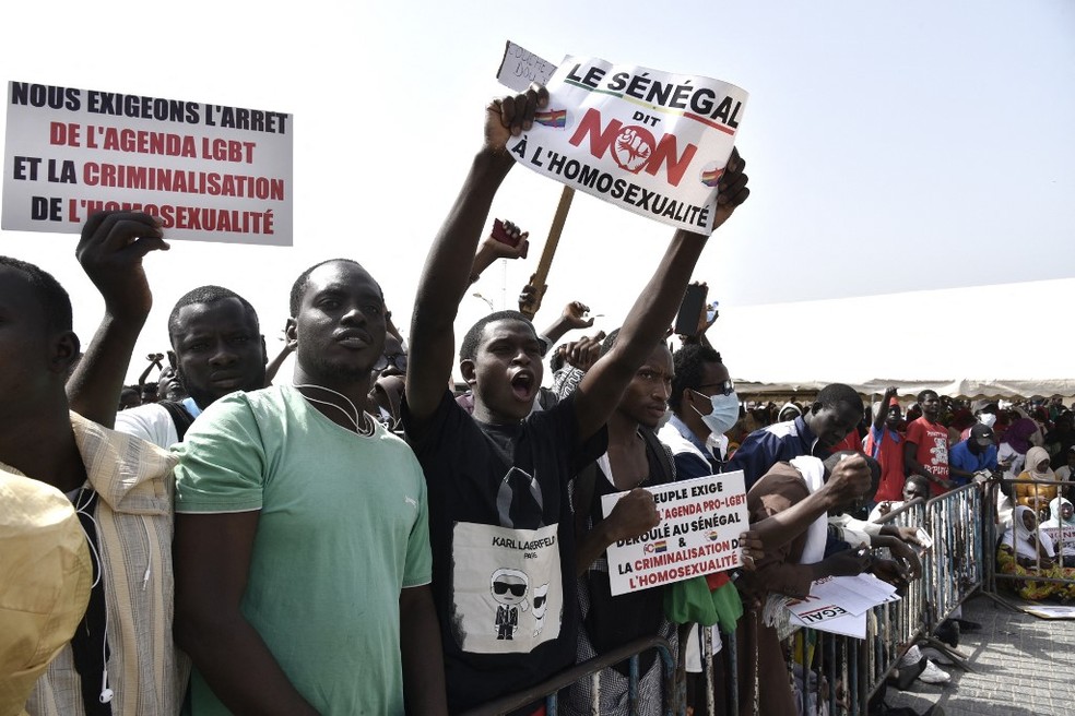 Manifestação contra gays em Dacar, no Senegal, em 20 de fevereiro de 2022 — Foto: Seyllou/AFP