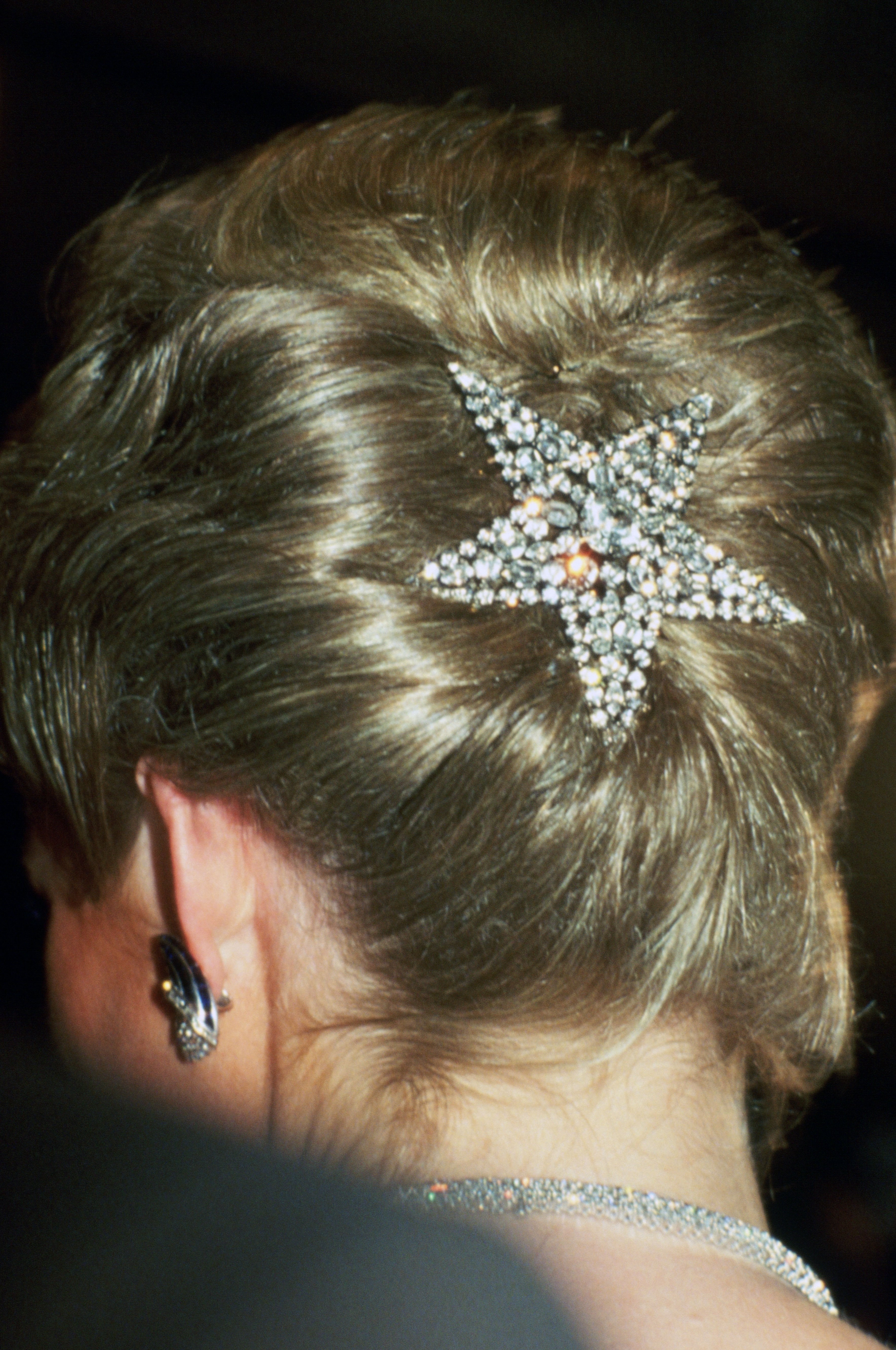 AUSTRALIA - JANUARY 31:  Diana, Princess of Wales wears a diamond hair clip during a visit to Sydney, Australia  (Photo by Tim Graham Photo Library via Getty Images) (Foto: Tim Graham Photo Library via Get)