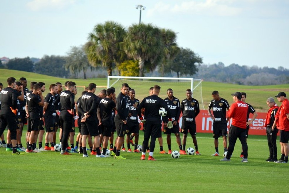 Elenco do São Paulo segue sendo modificado para esta temporada — Foto: Reprodução/Twitter