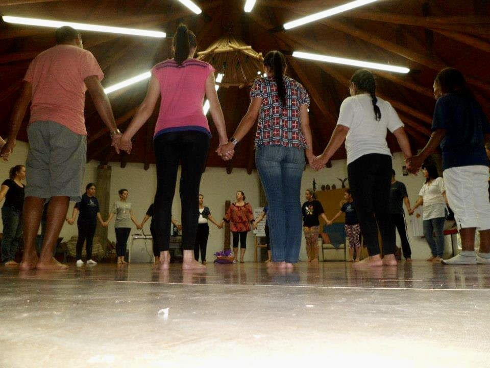 Meditação em grupo e com movimento: saiba mais sobre a Dança Circular, oferecida no Integra Coopera