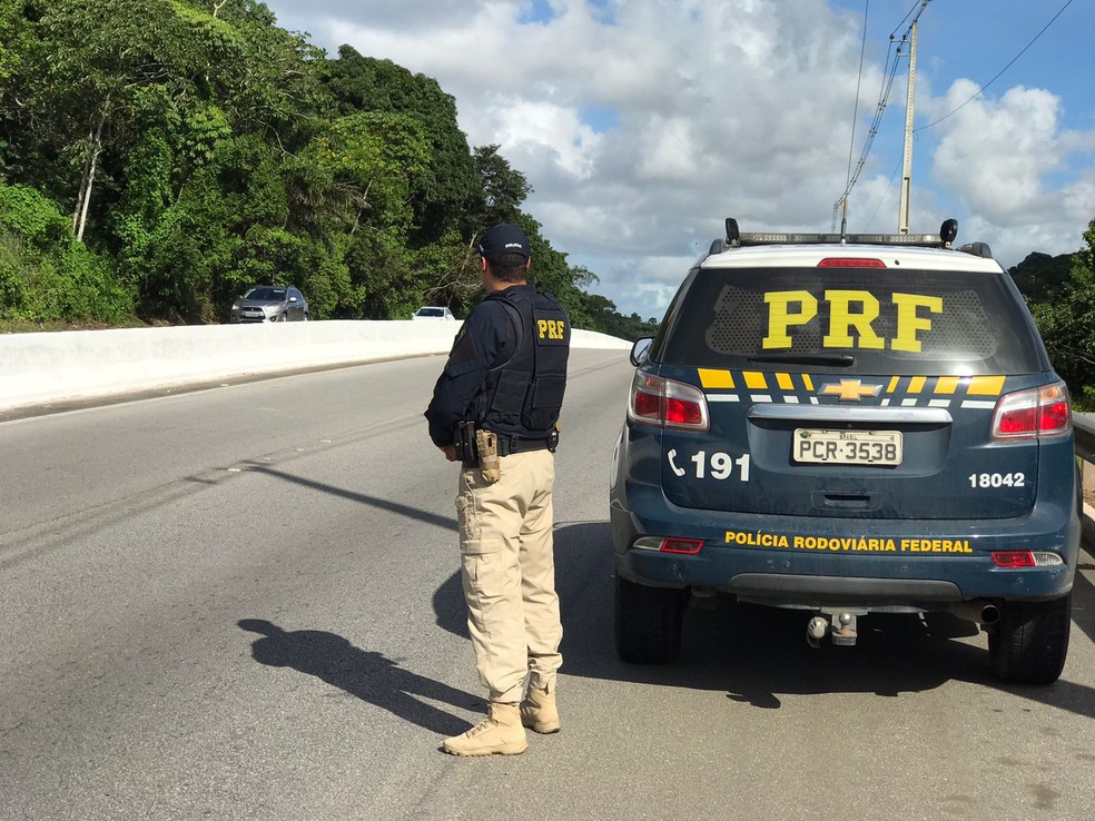 PRF realizou a Operação Tiradentes 2022 nas estradas federais que cortam Pernambuco — Foto: PRF/Divulgação
