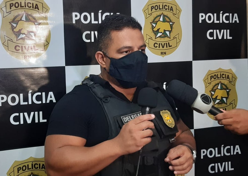 Delegado Cidorgeton Pinheiro conta como aquicultor foi confundido com integrante de facção criminosa — Foto: Sérgio Henrique Santos/Inter TV Cabugi