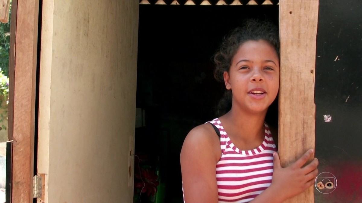 Sem celular e TV, alunos da rede pública de SP temem perder o ano: 'Não quero repetir'