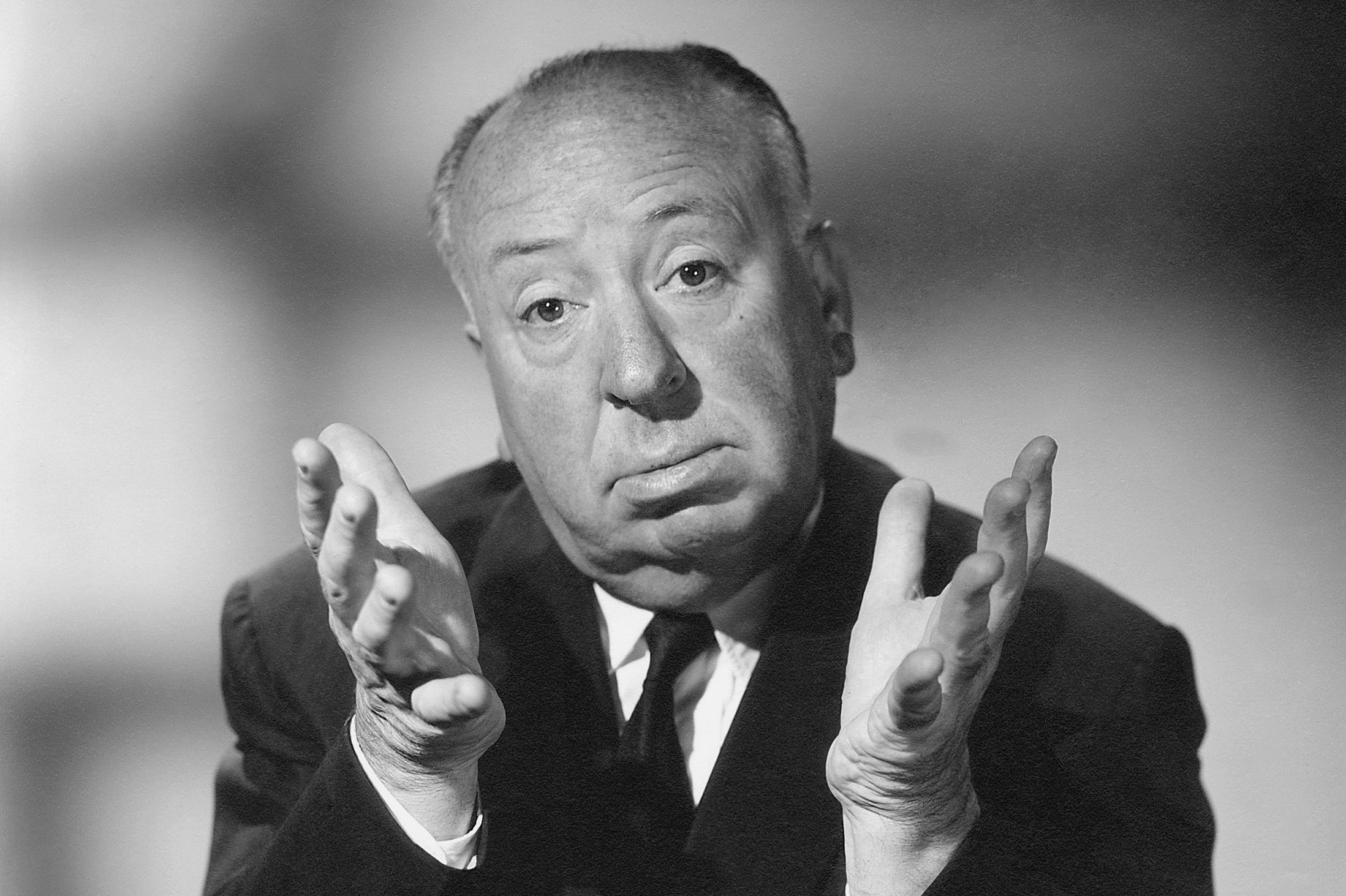 A obra de Alfred Hitchcock é um dos temas abordados nos cursos gratuitos de cinema. (Foto: Dominio Público)