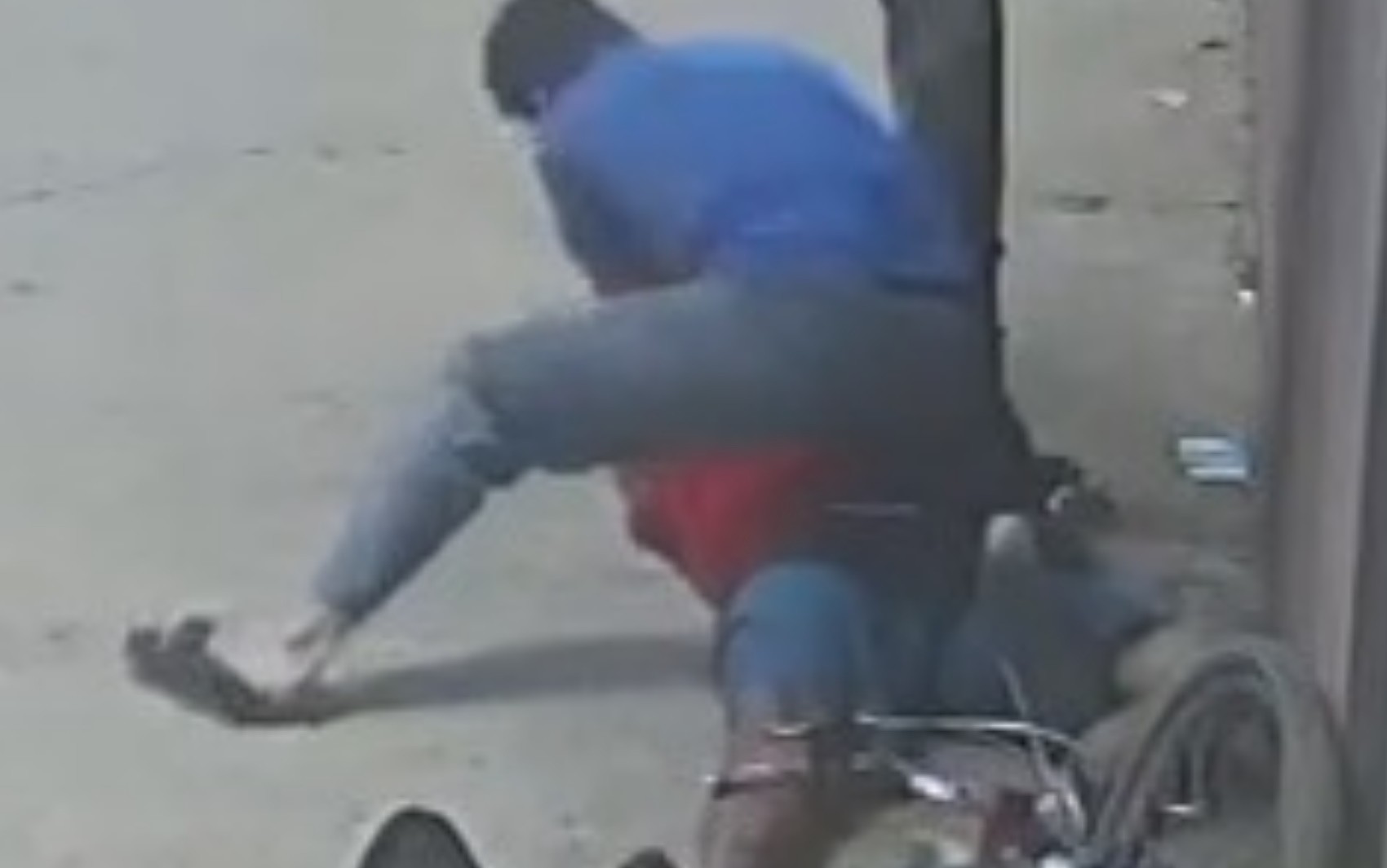 Homem é preso suspeito de matar jovem enforcado após jogá-lo no chão durante briga em Valparaíso de Goiás; vídeo