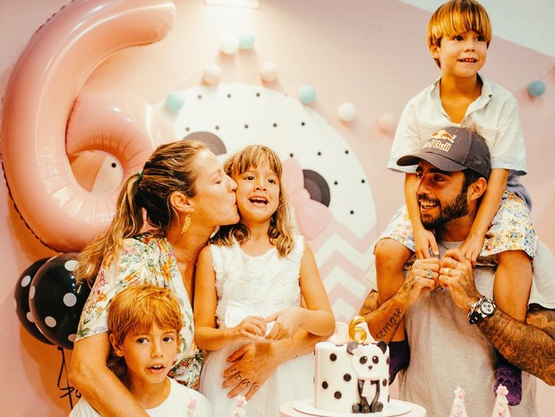 Pedro Scooby, Luana Piovani e os filhos (Foto: Reprodução, Instagram)