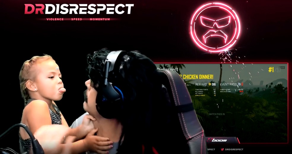 Dr DisRespect é casado e tem uma filha, a quem chama de "Baby DisRespect" — Foto: Reprodução/Twitch Dr DisRespect