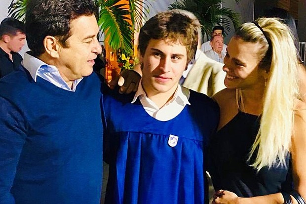 Marcos Frota com Davi e Carolina Dieckmann (Foto: Reprodução/Instagram)