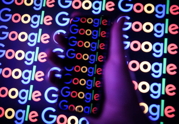 Logo do Google em smartphone (Foto: Leon Neal/Getty Images)