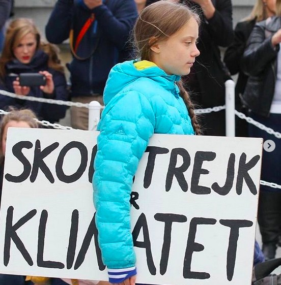 A ativista Greta Thunberg durante um protesto (Foto: Instagram)