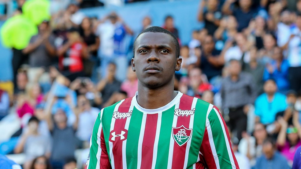 Zagueiro de 23 anos soma 35 jogos pelo profissional do Fluminense — Foto: Lucas Merçon/Fluminense FC