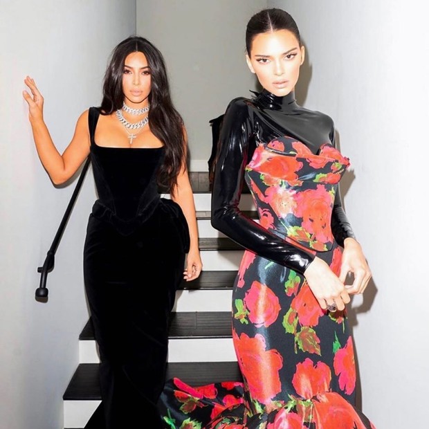 Kim Kardashian e Kendall Jenner (Foto: Reprodução/Instagram)
