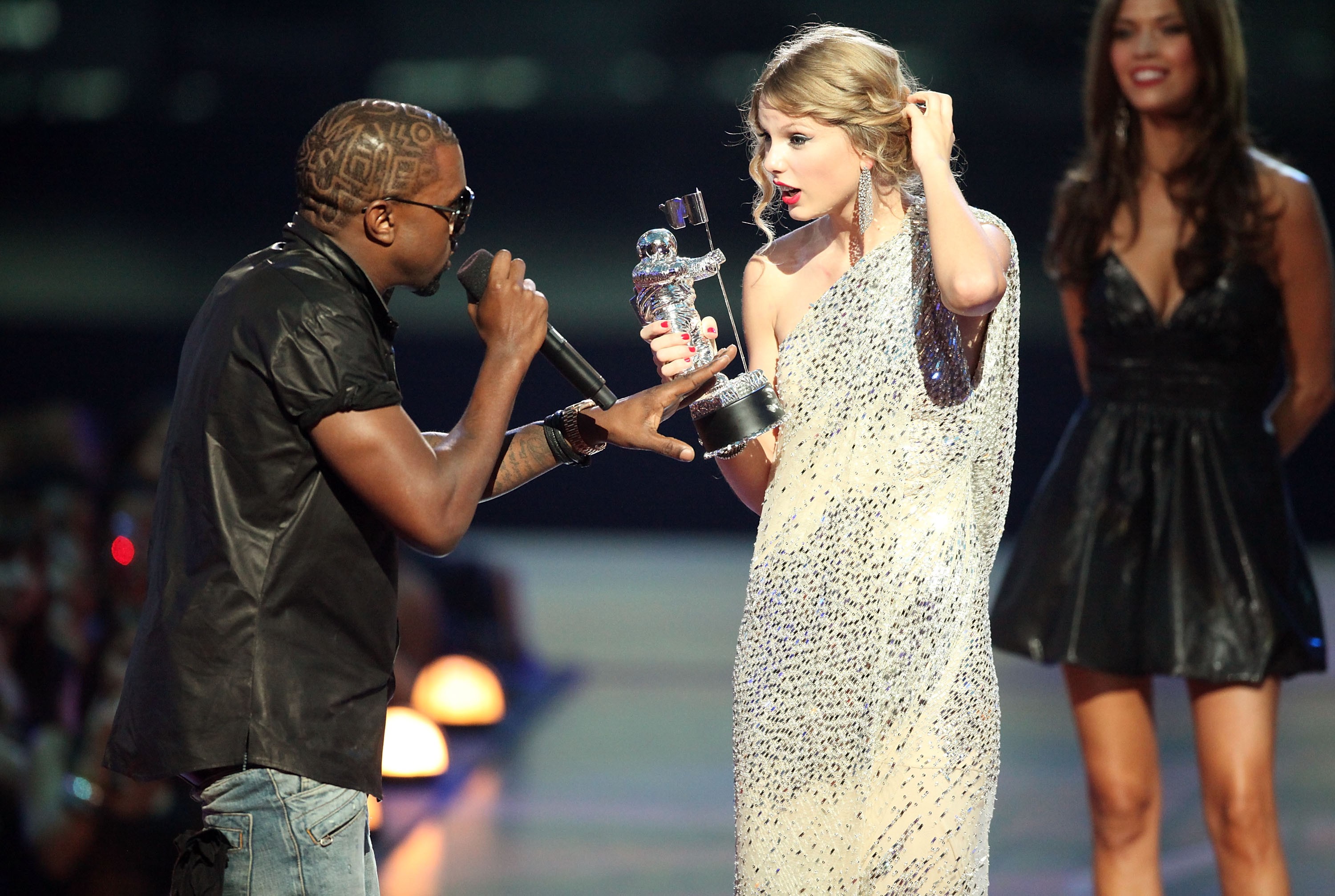 Kanye West e Taylor Swift protagonizaram um dos mais famosos momentos de Manterrupting da cultura pop (Foto: Getty Images) Kanye West e Taylor Swift protagonizaram um dos mais famosos momentos de Manterrupting da cultura pop (Foto: Getty Images)