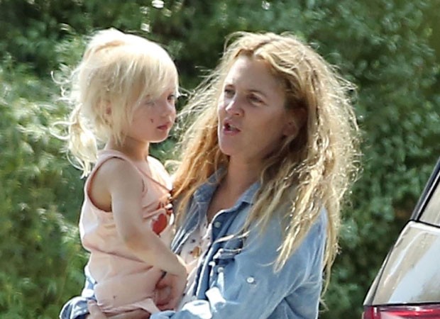 Drew Barrymore e a filha Frankie (Foto: The Grosby Group)