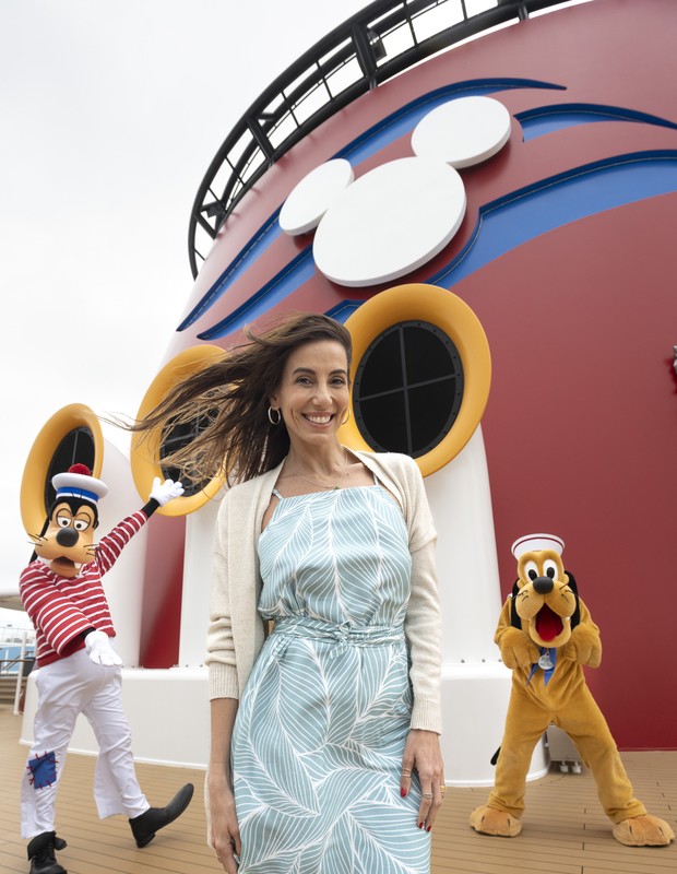Pateta, Tania e Pluto fazem pose no Disney Dream (Foto: Divulgação Disney Cruise Line / Harrison Cooney)