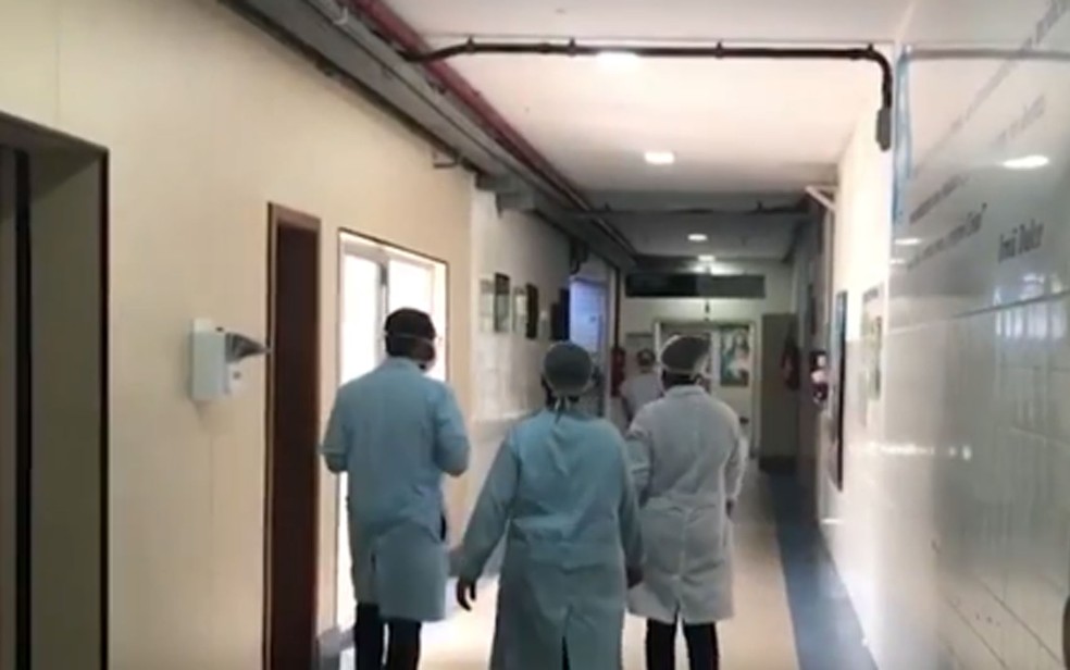 Hospital Santo Antônio, em Salvador, passou por desinfecção — Foto: Reprodução/TV Bahia