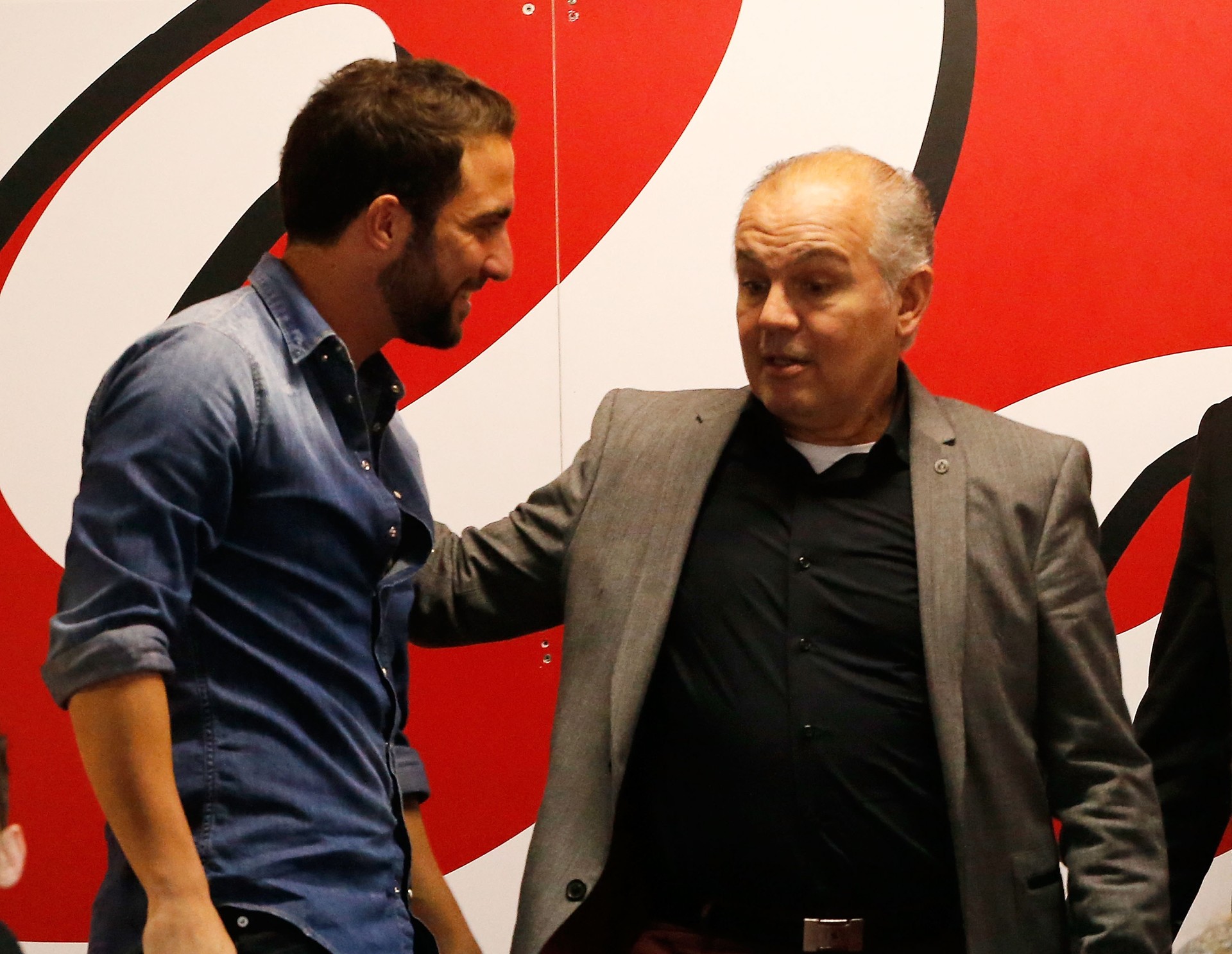 Higuaín tem a confiança do técnico Alejandro Sabella (Foto: Getty Images)