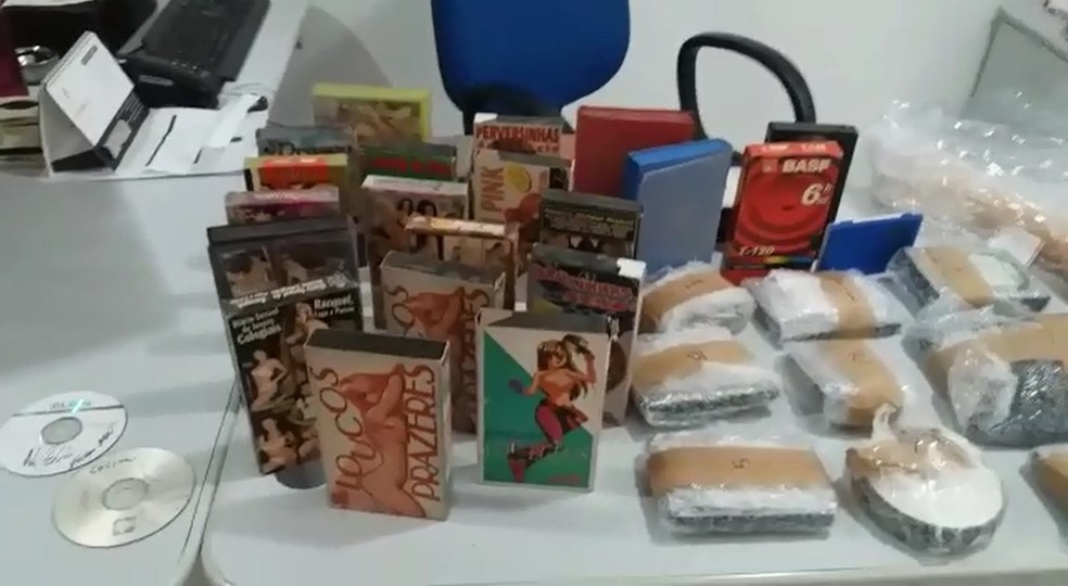 Polícia apreende material pornográfico, erótico e arquivos de nudez infantil  (Foto: SSPDS/Divulgação)