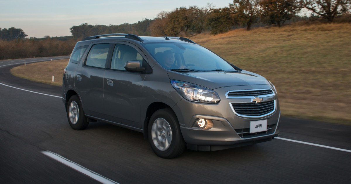 Auto Esporte - Chevrolet lança linha 2017 de Cobalt e Spin com