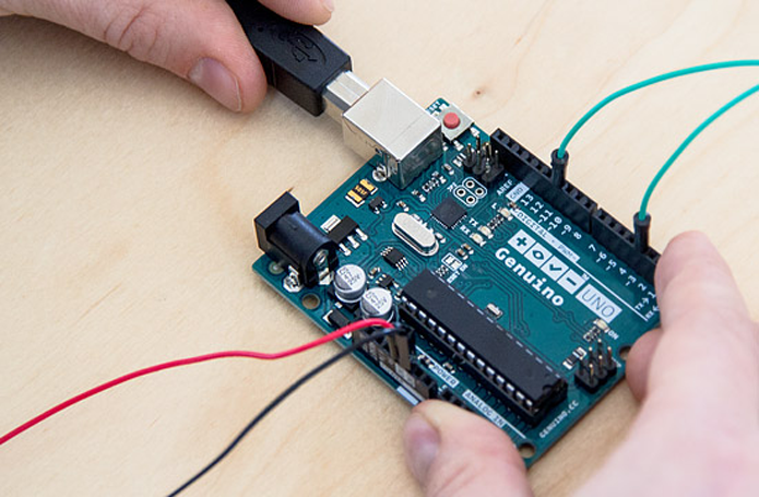 Arduino One (ou Genuino One) é a nova versão da placa desenvolvida para criadores (Foto: Divulgação/Arduino)