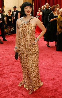 ERROU: Diablo Cody com seu vestido Dior de animal print em 2008