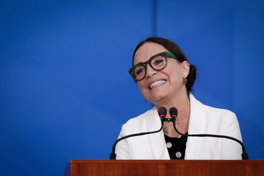 Regina Duarte no Palácio do Planalto em 4 de março de 2020, quando assumiu posto de secretária especial de Cultura, no qual permaneceu por dois meses