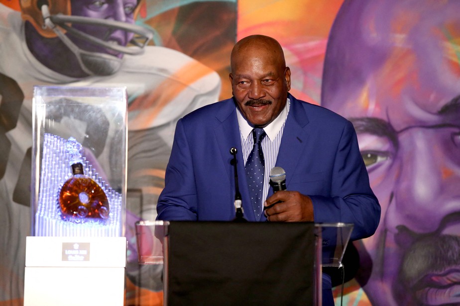 Um dos maiores da história da NFL e ícone da luta pelos direitos civis, Jim Brown morreu aos 87 anos
